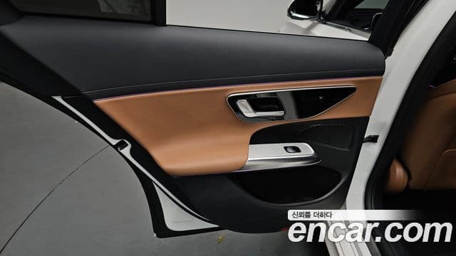 Mercedes-Benz E-Class 2024 — ფოტო 4/35