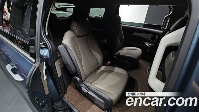 Kia Carnival 2024 — Фото 11/20