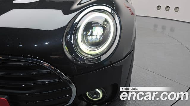 Mini Cooper Clubman 2023 — ფოტო 30/35