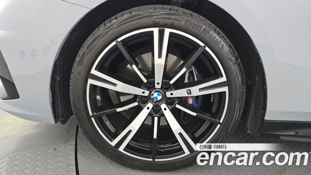 BMW 5 Series 2024 — Photo 3/35
