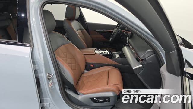 BMW 5 Series 2024 — Photo 19/35