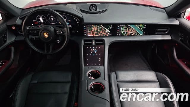 Porsche Taycan 2021 — ფოტო 26/39