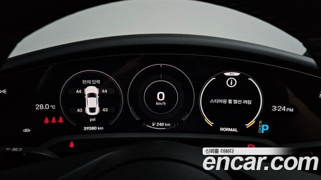 Porsche Taycan 2021 — ფოტო 38/39
