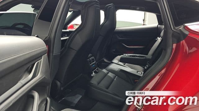 Porsche Taycan 2021 — ფოტო 30/39
