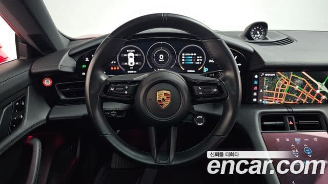 Porsche Taycan 2021 — ფოტო 22/39