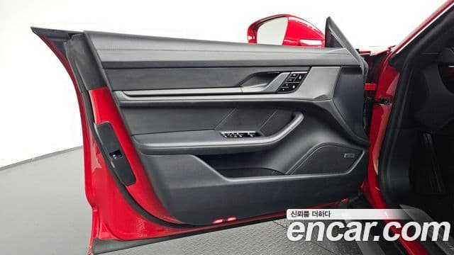 Porsche Taycan 2021 — ფოტო 20/39