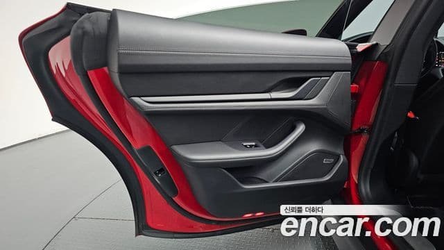 Porsche Taycan 2021 — ფოტო 14/39