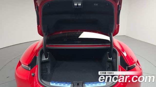 Porsche Taycan 2021 — ფოტო 32/39