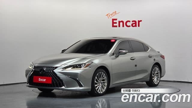 Lexus ES300h 2022 — Фото 1/20