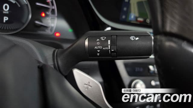 Lexus ES300h 2022 — ფოტო 25/37