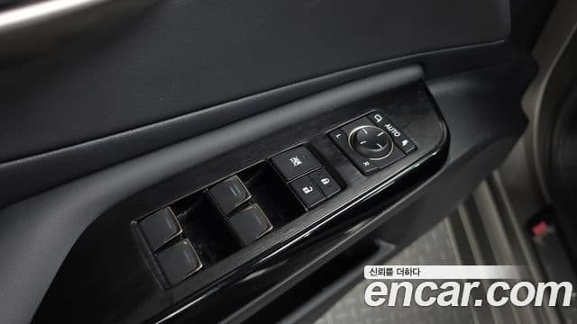 Lexus ES300h 2022 — ფოტო 20/37