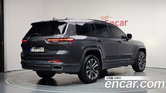 Jeep Grand Cherokee 2022 — Şəkil 19/33