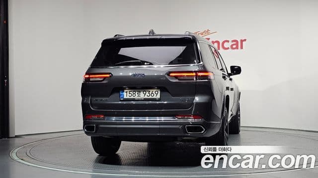 Jeep Grand Cherokee 2022 — Şəkil 30/33