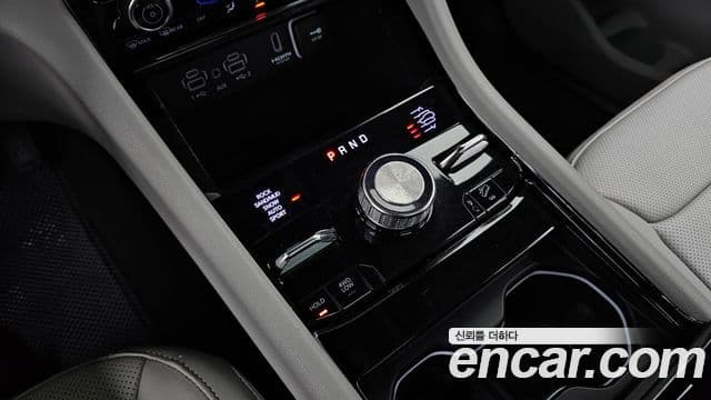 Jeep Grand Cherokee 2022 — Şəkil 18/33