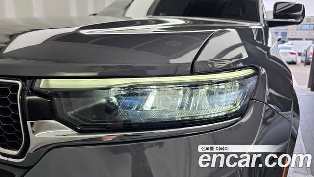 Jeep Grand Cherokee 2022 — Şəkil 16/33