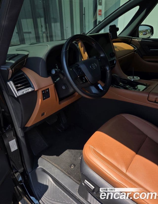Toyota Alphard 2024 — Фото 10/10