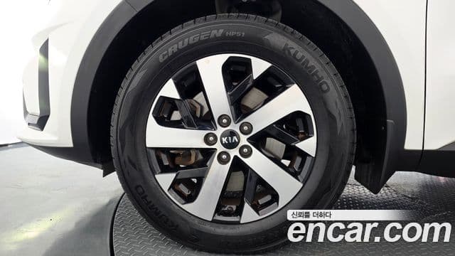 Kia Sorento 2021 — Фото 5/20