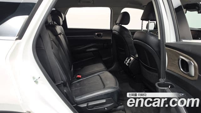 Kia Sorento 2021 — Фото 11/20