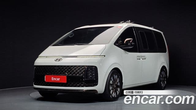 Hyundai Staria 2021 — Фото 1/20