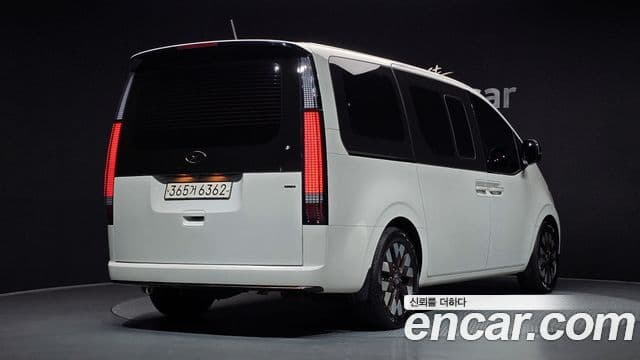 Hyundai Staria 2021 — Фото 2/20