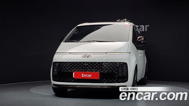 Hyundai Staria 2021 — Фото 3/20