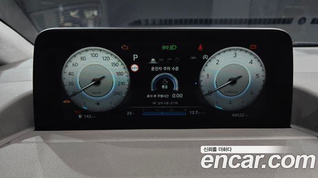 Hyundai Staria 2021 — Фото 8/20
