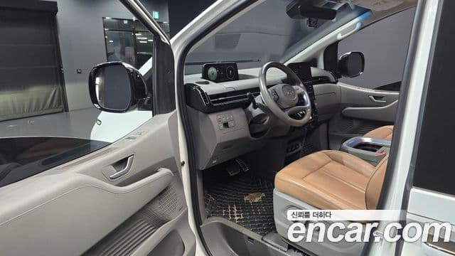 Hyundai Staria 2021 — Фото 10/20