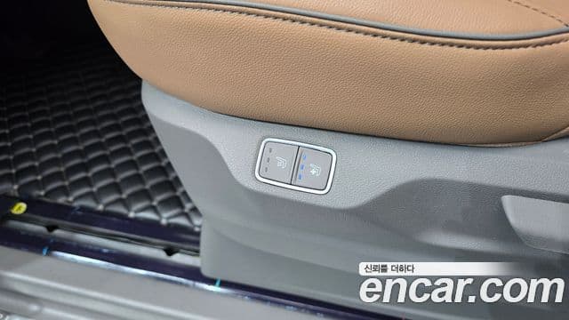 Hyundai Staria 2021 — Фото 18/20