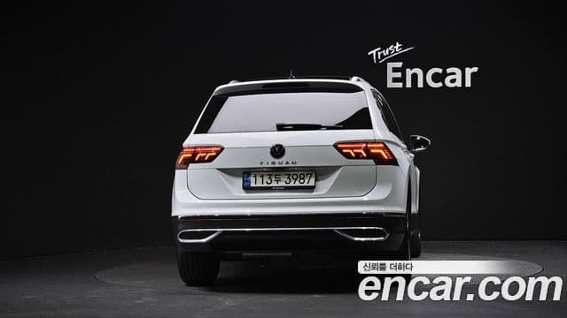 Volkswagen Tiguan 2022 — ფოტო 15/30