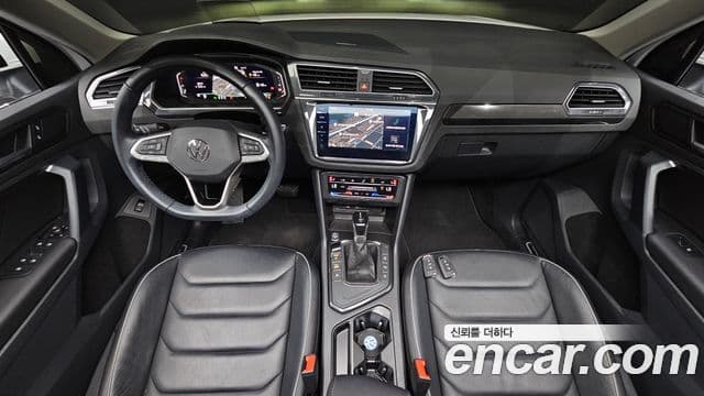 Volkswagen Tiguan 2022 — ფოტო 14/30