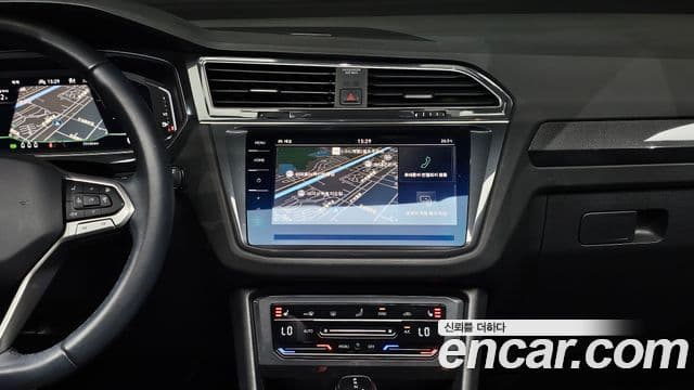 Volkswagen Tiguan 2022 — ფოტო 3/30