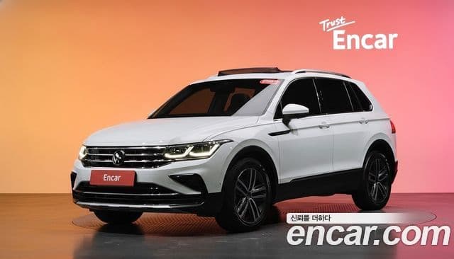 Volkswagen Tiguan 2022 — ფოტო 11/30