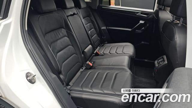 Volkswagen Tiguan 2022 — ფოტო 27/30