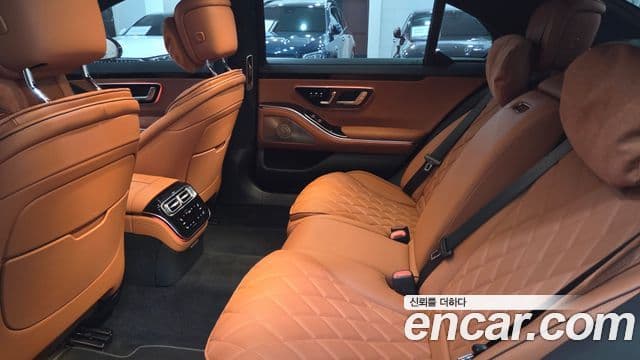Mercedes-Benz S-Class 2025 — Photo 5/14