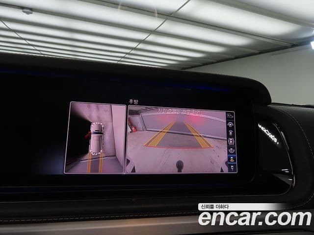 Mercedes-Benz G-Class 2020 — Photo 1/20