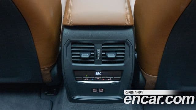 BMW 3 Series 2025 — Фото 18/20