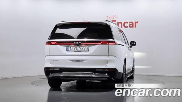 Kia Carnival 2023 — Фото 4/20