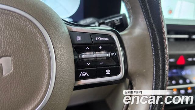 Kia Carnival 2023 — Фото 15/20