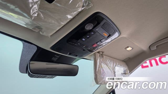 Kia Carnival 2023 — Фото 17/20