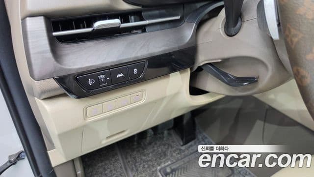 Kia Carnival 2023 — Фото 18/20