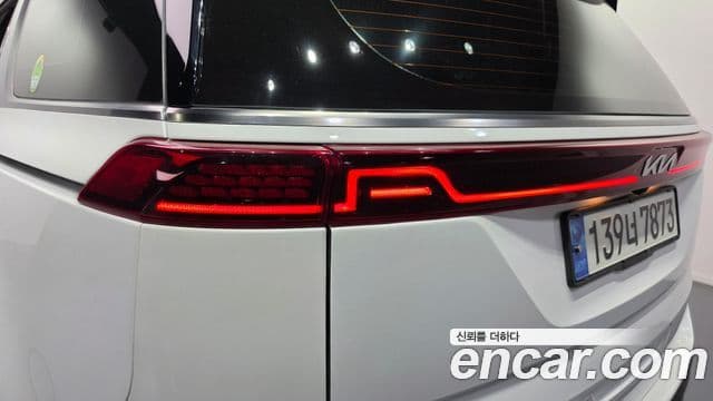 Kia Carnival 2023 — Şəkil 25/30