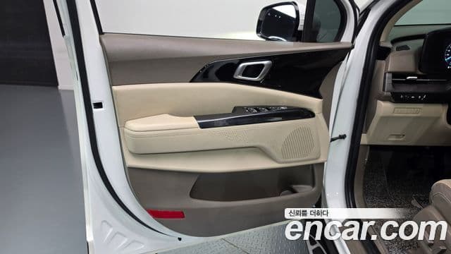Kia Carnival 2023 — Şəkil 15/30
