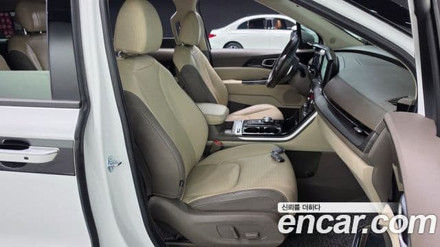 Kia Carnival 2023 — Şəkil 11/30