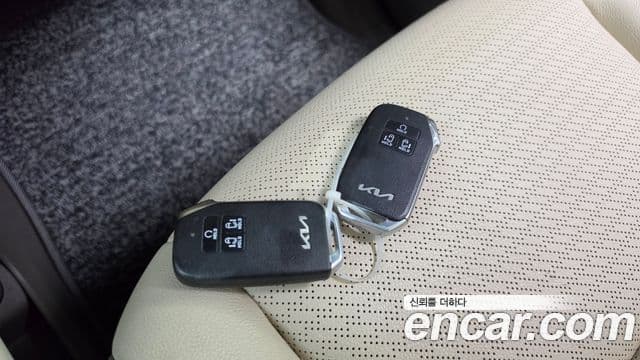 Kia Carnival 2023 — Şəkil 8/30