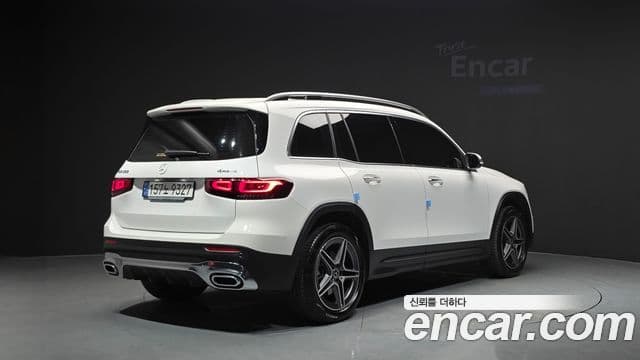 Mercedes-Benz GLB-Class 2023 — Фото 2/20