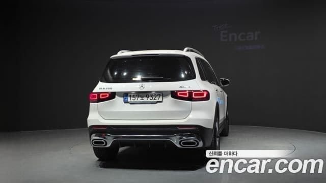 Mercedes-Benz GLB-Class 2023 — Фото 4/20