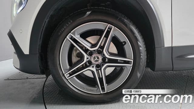 Mercedes-Benz GLB-Class 2023 — Фото 5/20