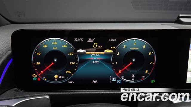 Mercedes-Benz GLB-Class 2023 — Фото 8/20