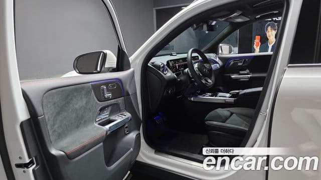 Mercedes-Benz GLB-Class 2023 — Фото 10/20