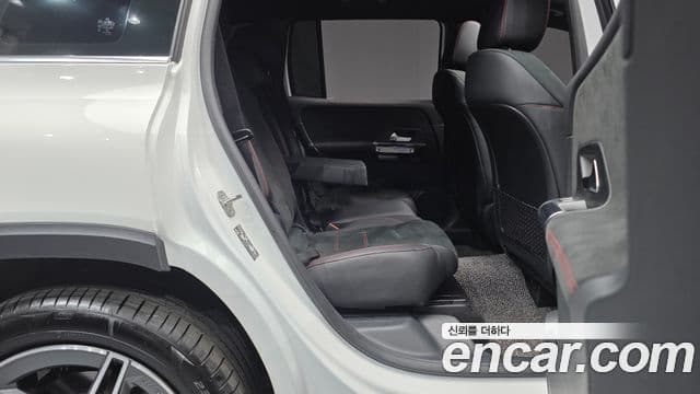 Mercedes-Benz GLB-Class 2023 — Фото 11/20